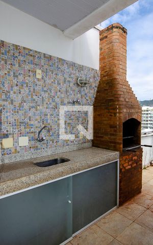 Apartamento à venda com 130m², 2 quartos e 2 vagas Apartamento à venda com 130m², 2 quartos e 2 vagasChurrasqueira