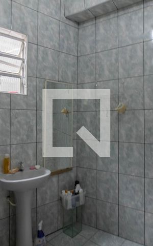 Casa para alugar com 200m², 4 quartos e 3 vagasBanheiro de Serviço