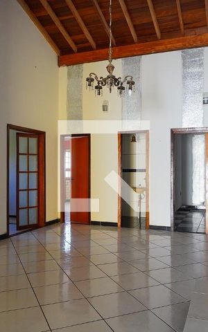 Casa à venda com 150m², 3 quartos e 5 vagasSala