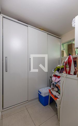 Casa à venda com 300m², 3 quartos e 2 vagasQuarto de Serviço