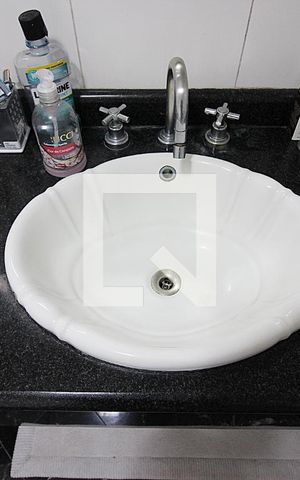 Apartamento à venda com 240m², 4 quartos e 3 vagasBanheiro do Sacada do Quarto 1 - Suíte