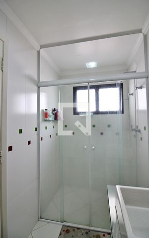 Apartamento à venda com 240m², 4 quartos e 3 vagasBanheiro Social
