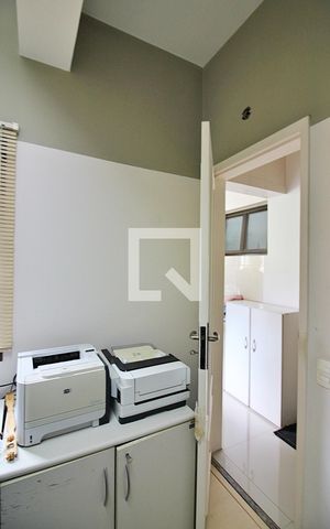Apartamento à venda com 240m², 4 quartos e 3 vagasEscritório