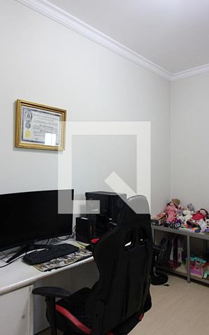 Apartamento à venda com 240m², 4 quartos e 3 vagasQuarto 4