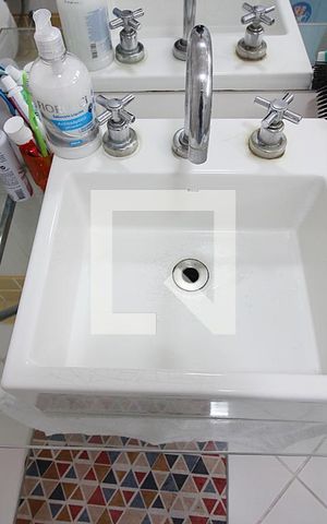 Apartamento à venda com 240m², 4 quartos e 3 vagasBanheiro do Quarto 2 - Suíte