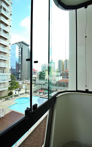 Apartamento à venda com 240m², 4 quartos e 3 vagasSacada do Quarto 1 - Suíte