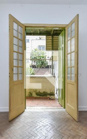 Casa à venda com 200m², 5 quartos e 4 vagas Casa à venda com 200m², 5 quartos e 4 vagasQuarto 5 - 2 piso