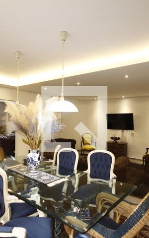 Casa à venda com 250m², 3 quartos e 4 vagasSala