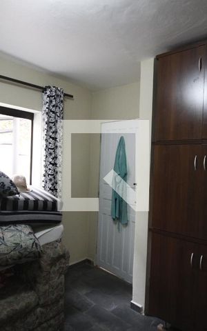Casa à venda com 250m², 3 quartos e 4 vagasQuarto de Serviço