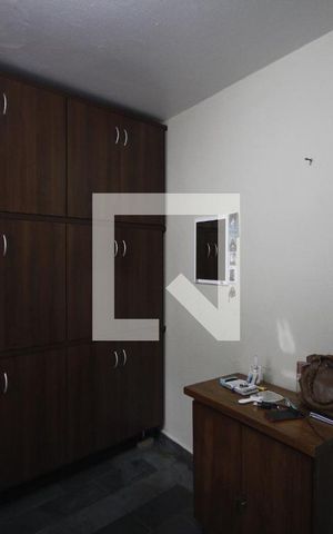Casa à venda com 250m², 3 quartos e 4 vagasQuarto de Serviço