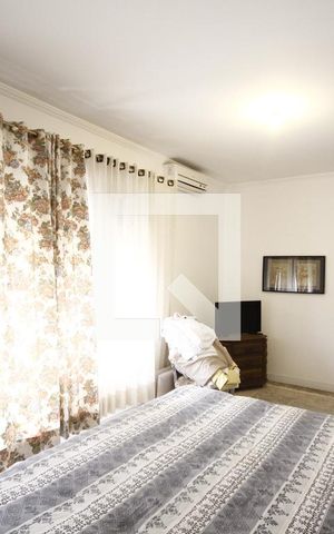 Casa à venda com 250m², 3 quartos e 4 vagasSuíte