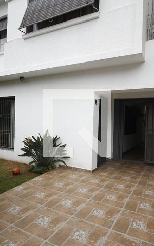 Casa à venda com 250m², 3 quartos e 4 vagasEntrada