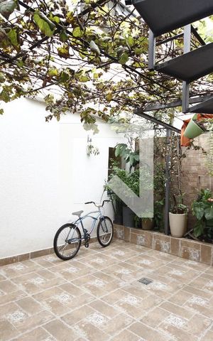 Casa à venda com 250m², 3 quartos e 4 vagasQuintal