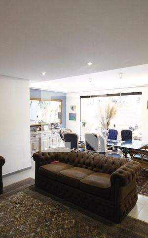 Casa à venda com 250m², 3 quartos e 4 vagasSala