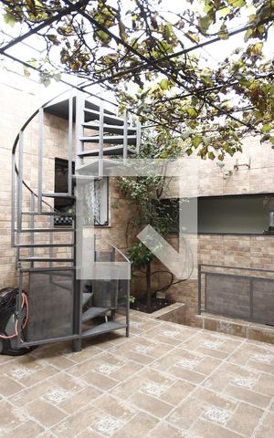 Casa à venda com 250m², 3 quartos e 4 vagasQuintal