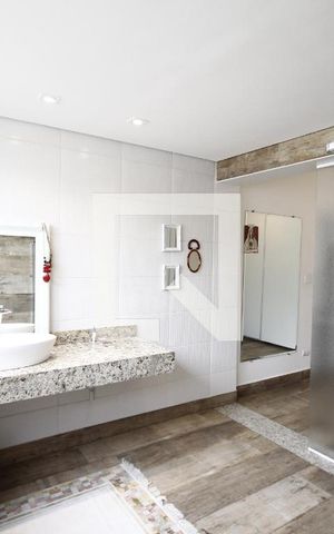 Casa à venda com 250m², 3 quartos e 4 vagasSuíte