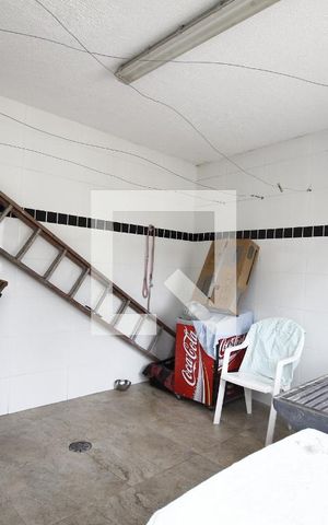 Casa à venda com 250m², 3 quartos e 4 vagasÁrea de Serviço