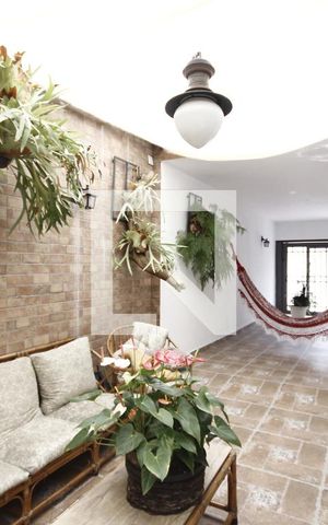 Casa à venda com 250m², 3 quartos e 4 vagasGaragem