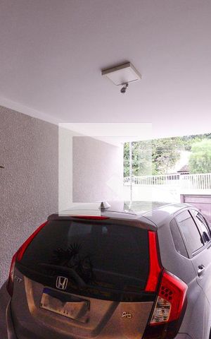 Casa à venda com 130m², 4 quartos e 2 vagas Casa à venda com 130m², 4 quartos e 2 vagasGaragem