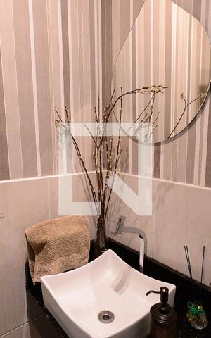 Casa à venda com 130m², 4 quartos e 2 vagas Casa à venda com 130m², 4 quartos e 2 vagasLavabo