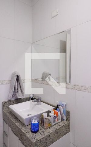 Casa à venda com 130m², 4 quartos e 2 vagas Casa à venda com 130m², 4 quartos e 2 vagasBanheiro do Quarto 3
