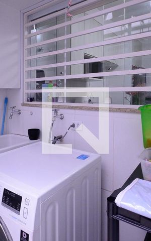 Casa à venda com 130m², 4 quartos e 2 vagas Casa à venda com 130m², 4 quartos e 2 vagasÁrea de Serviço