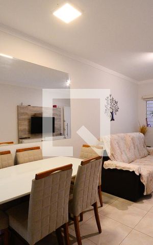 Casa à venda com 130m², 4 quartos e 2 vagas Casa à venda com 130m², 4 quartos e 2 vagasSala