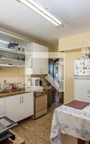 Apartamento para alugar com 320m², 3 quartos e 3 vagas Apartamento para alugar com 320m², 3 quartos e 3 vagasCozinha