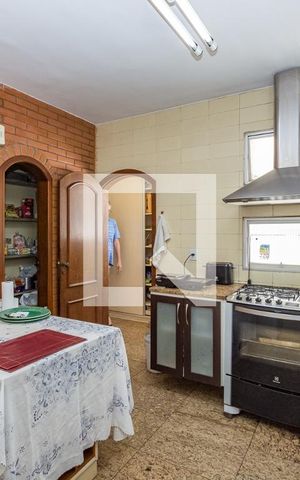 Apartamento para alugar com 320m², 3 quartos e 3 vagas Apartamento para alugar com 320m², 3 quartos e 3 vagasCozinha