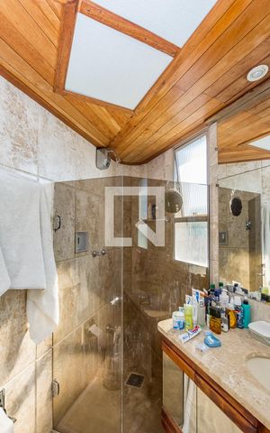 Apartamento para alugar com 320m², 3 quartos e 3 vagas Apartamento para alugar com 320m², 3 quartos e 3 vagasBanheiro Social