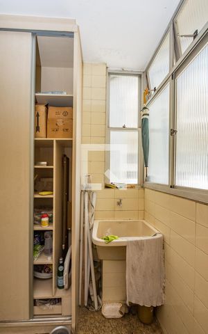 Apartamento para alugar com 320m², 3 quartos e 3 vagas Apartamento para alugar com 320m², 3 quartos e 3 vagasÁrea de Serviço