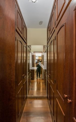 Apartamento para alugar com 320m², 3 quartos e 3 vagas Apartamento para alugar com 320m², 3 quartos e 3 vagasCloset da suíte
