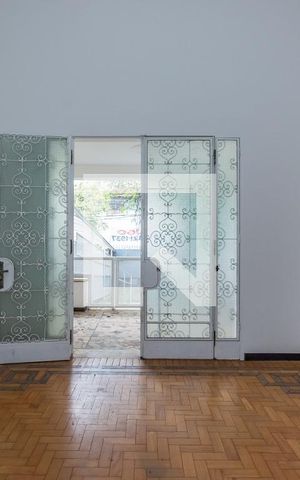 Casa para alugar com 700m², 4 quartos e 8 vagas Casa para alugar com 700m², 4 quartos e 8 vagasSala 1