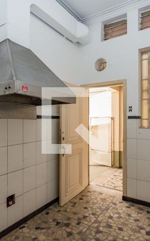 Casa para alugar com 700m², 4 quartos e 8 vagas Casa para alugar com 700m², 4 quartos e 8 vagasCozinha