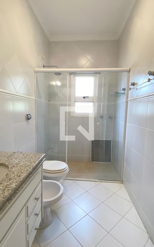 Casa de condomínio à venda com 1400m², 5 quartos e 6 vagasBanheiro da Suíte 3