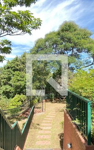 Casa de condomínio à venda com 1400m², 5 quartos e 6 vagasJardim