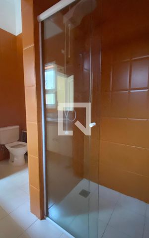 Casa de condomínio à venda com 1400m², 5 quartos e 6 vagasBanheiro da Suíte 4