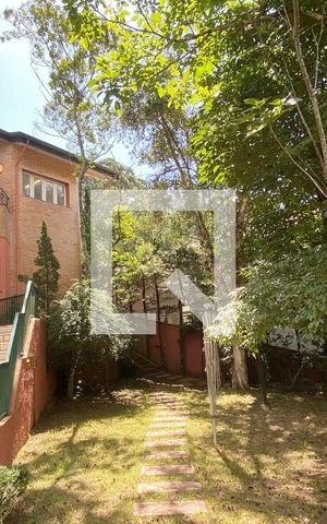 Casa de condomínio à venda com 1400m², 5 quartos e 6 vagasJardim