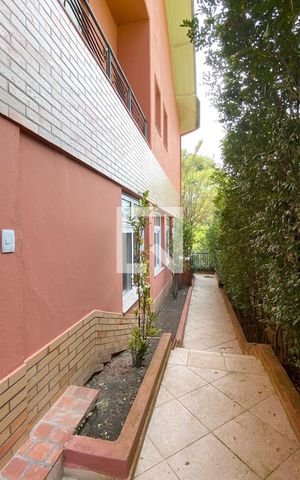 Casa de condomínio à venda com 1400m², 5 quartos e 6 vagasÁrea de Serviço