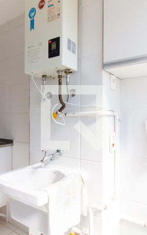 Apartamento para alugar com 45m², 2 quartos e sem vaga Apartamento para alugar com 45m², 2 quartos e sem vagaCozinha e Área de Serviço
