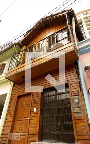 Casa para alugar com 80m², 2 quartos e 1 vaga Casa para alugar com 80m², 2 quartos e 1 vagaFachada