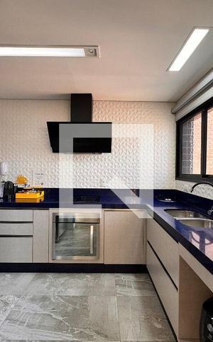 Apartamento à venda com 160m², 3 quartos e 3 vagas Apartamento à venda com 160m², 3 quartos e 3 vagasCozinha