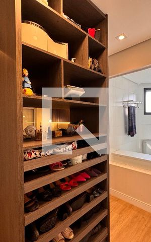 Apartamento à venda com 160m², 3 quartos e 3 vagas Apartamento à venda com 160m², 3 quartos e 3 vagasCloset suite 3