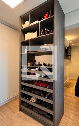 Apartamento à venda com 160m², 3 quartos e 3 vagas Apartamento à venda com 160m², 3 quartos e 3 vagasCloset suite 3