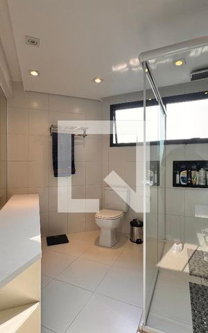 Apartamento à venda com 160m², 3 quartos e 3 vagas Apartamento à venda com 160m², 3 quartos e 3 vagasBanheiro suíte 3