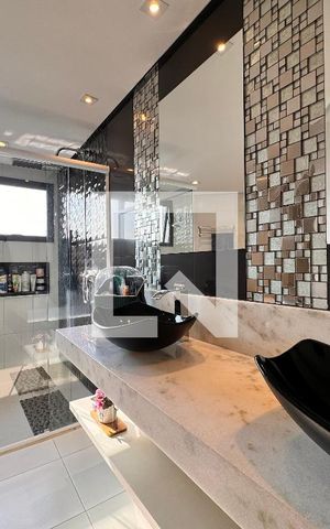 Apartamento à venda com 160m², 3 quartos e 3 vagas Apartamento à venda com 160m², 3 quartos e 3 vagasBanheiro suíte 3