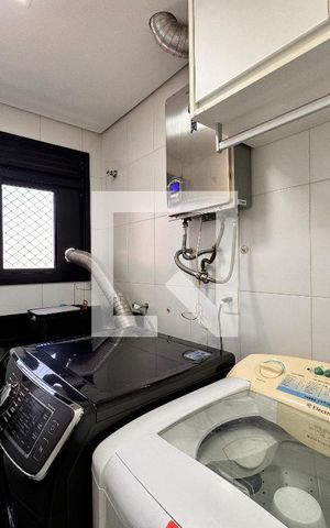 Apartamento à venda com 160m², 3 quartos e 3 vagas Apartamento à venda com 160m², 3 quartos e 3 vagasLavanderia