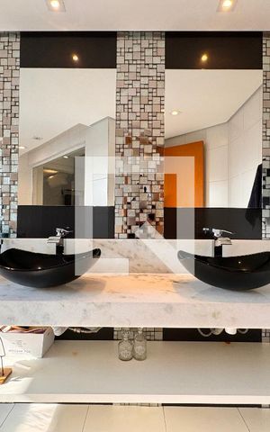 Apartamento à venda com 160m², 3 quartos e 3 vagas Apartamento à venda com 160m², 3 quartos e 3 vagasBanheiro suíte 3