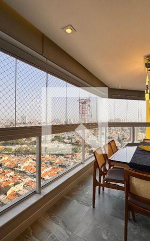 Apartamento à venda com 160m², 3 quartos e 3 vagas Apartamento à venda com 160m², 3 quartos e 3 vagasVaranda gourmet