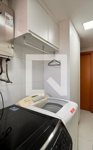 Apartamento à venda com 160m², 3 quartos e 3 vagas Apartamento à venda com 160m², 3 quartos e 3 vagasLavanderia